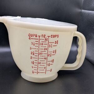 Tupperware Cream Measuring Cup with Red Markings